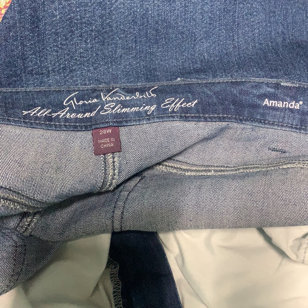 2/$15 Woman’s size 28W Gloria Vanderbilt Amanda Short. Both NWT - Picture 8 of 11